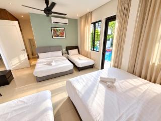 Fairy Retreat Private Pool Cottage IPOH, BBQ, KTV, 15 pax - 1