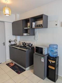 Bubble Haven Stays, Boho, cozy, luxe studio Garden City Mall - 6