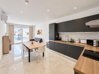 Modern 3Bed, 3Bath Apartment near Gzira Promenade - 7