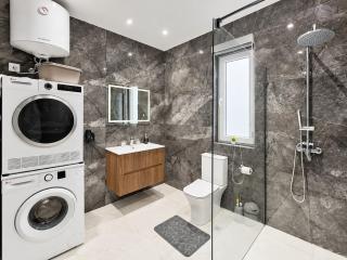 Modern 3Bed, 3Bath Apartment near Gzira Promenade - 6