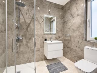 Modern 3Bed, 3Bath Apartment near Gzira Promenade - 2