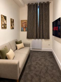 1MP-Stylish 1-Bed Apartment in the Heart of Batley - 0