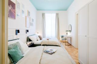 Prague Days - Two-Bedroom Apartment with Work Space and AC in Vinohrady - 4
