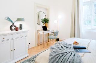 Prague Days - Two-Bedroom Apartment with Work Space and AC in Vinohrady - 8