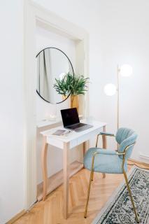 Prague Days - Two-Bedroom Apartment with Work Space and AC in Vinohrady - 5