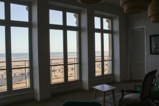 Panoramic Mulberry Beach plendid sea front apartment - 6