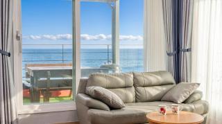 Gangneung Glad Pension - 0