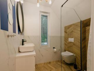 Large holiday home, sauna, jacuzzi - 1