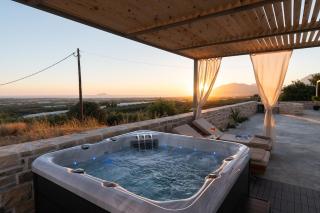 Caelia Serenity Home with Jacuzzi - 0