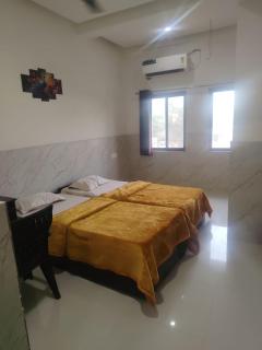 Hotel Parakh Rooms And Banquet - 9