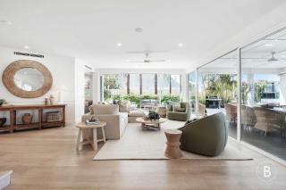 Lucy - Noosa - Noosaville - 3