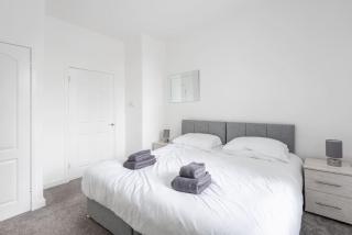 Hilltown Apartment - 7