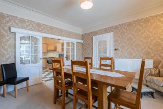 Scotston Villa 5 bedroom house with large private back garden and hot tub - Forfar - 1