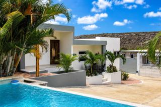 Pool, Central, Quiet resort, 15 min to the beach - 0