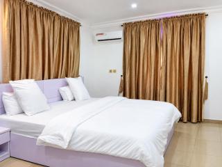 Lake Court Residence - 4