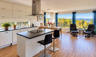 Tromsø Home with Panoramic Views and Great Patio - 9