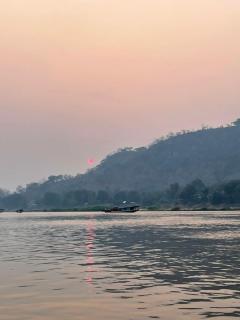 Mekong river Cruise to see the Sunset - 1