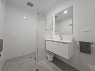 Pelican Shore Villa 1- Kalbarri WA - 6