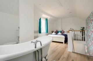 2-Bed Purbeck Cottage Including Free Blue Pool Entry - 9