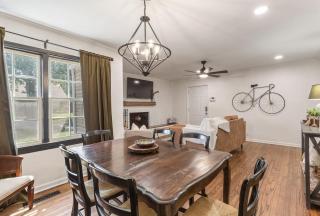 Home Sweet Home 3BR · King · Fenced Yard · TU/Expo - 3