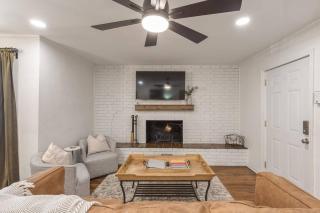 Home Sweet Home 3BR · King · Fenced Yard · TU/Expo - 3