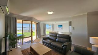 Pelican Shore Villa 3- Kalbarri, WA - 8