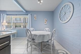 Pet & Family Friendly 2BR Fenced Yard King Bed - 9