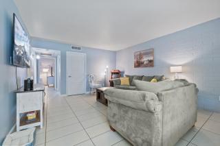 Pet & Family Friendly 2BR Fenced Yard King Bed - 2