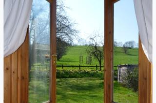 Sleeps2- FreeWiFi - WalkersParadise - South Facing - 9