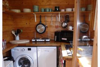 Sleeps2- FreeWiFi - WalkersParadise - South Facing - 4