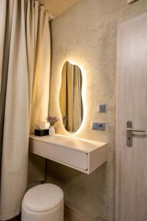 Heart of Mikulov Apartment - 8