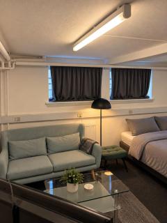 BK - Isolated Room with own Entrance - 0