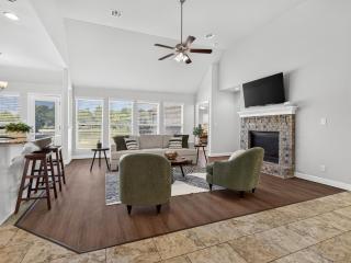 Stunning trail-backed home · game room & disc golf - 6
