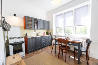 Vintage Style Apartment - 6