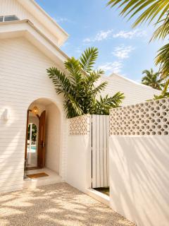 Neuf Villa Bali 3BR Near Melasti Beach Easy Access - 2