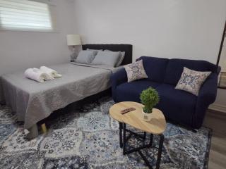 Deluxe Private Room in a Shared Apartment- Comfortable and Convenient - 7