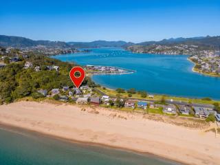 Ocean View Beach Beauty - Tairua Holiday Home - 9