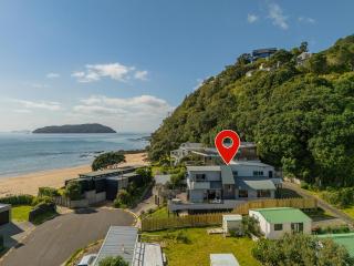 Ocean View Beach Beauty - Tairua Holiday Home - 8