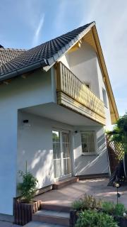 Einfamilienhaus mit Garten - 0