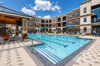 Contemporary 1Br Suite. Pool, Gym, Work space - 5