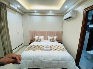 The Lodgers Luxury 1 BHK Apartments Near Golf Course Road Gurgaon - 9