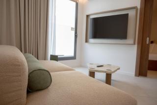 The Preluna Hotel - 5