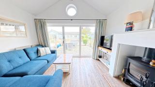 Sandy Feet Retreat - Part of the The Bay Filey Holiday Village with pool, gym and direct beach access, pub, restaurant, tennis and meadows walks - 9