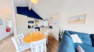 Sandy Feet Retreat - Part of the The Bay Filey Holiday Village with pool, gym and direct beach access, pub, restaurant, tennis and meadows walks - 4