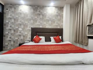 Oly Hotel Unique Near New Delhi Railway Station - 6