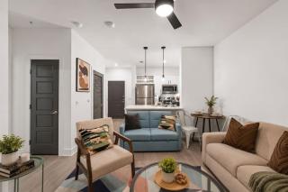 Elegant 1BR Retreat. Resort Pool, Balcony, Gym - 6