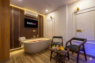 Revking--Hotel Angel Pink B58 & Premium Rooms At Kaushambi 3-star Hotel l Kaushambi, Ghaziabad - 7