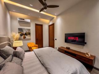 Luxury Designer Rooms P6 - Grace Hosting - 2