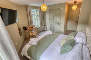 Riverside House - 3