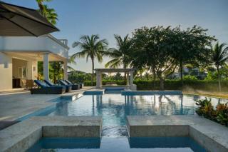 8 Bedroom - Ocean Heritage Villa - 1